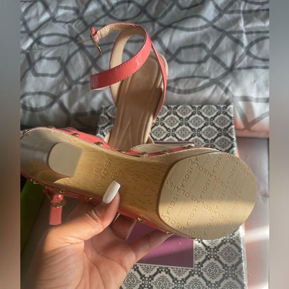 Isola platform sandal 4.5 inch heel size 9 peach and tan color - Picture 2 of 4